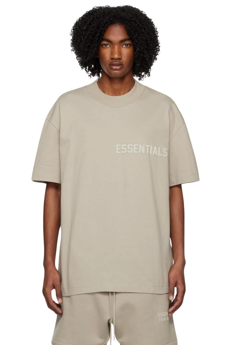 เสื้อยืดลายนูนยาง SS23 Essentials จาก Fear Of God