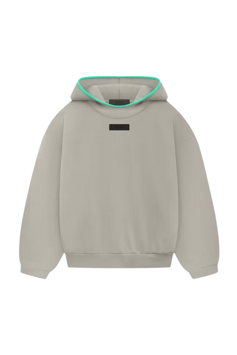 เสื้อฮู้ดสีดำลายแพทช์ SS24 จาก Fear Of God Essentials